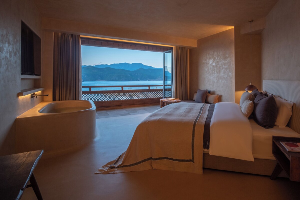 Luxury Double Room, Lake View | View from room
