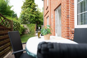 Outdoor dining - Vrbo Property (Fehmarn OT Petersdorf)