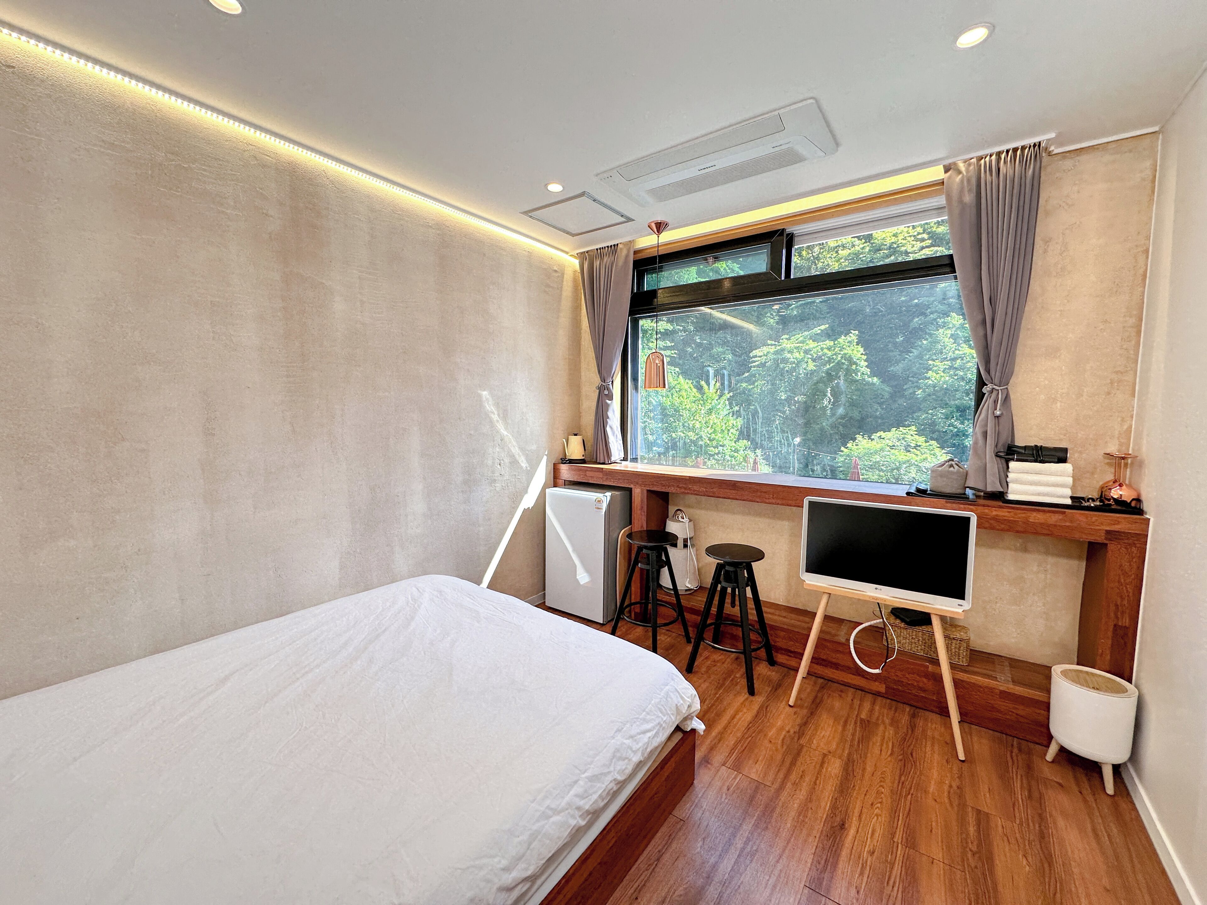 9. Illusion Forest Vacation | Gebar bulu kapas, langsir/tirai gelap terus, Wi-fi percuma 
