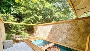 Little garden | Eigener Whirlpool