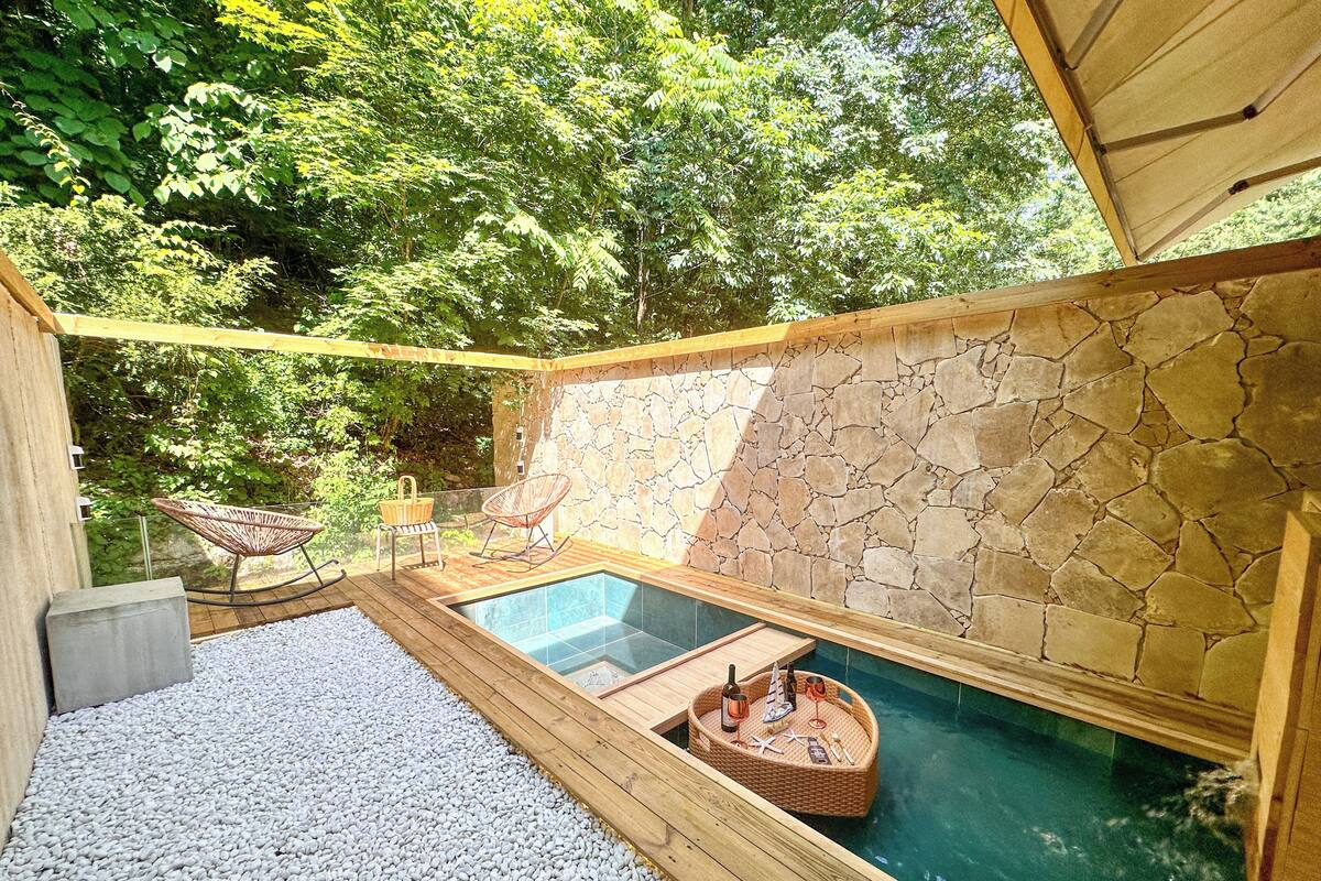 Little garden | Banheira de hidromassagem particular