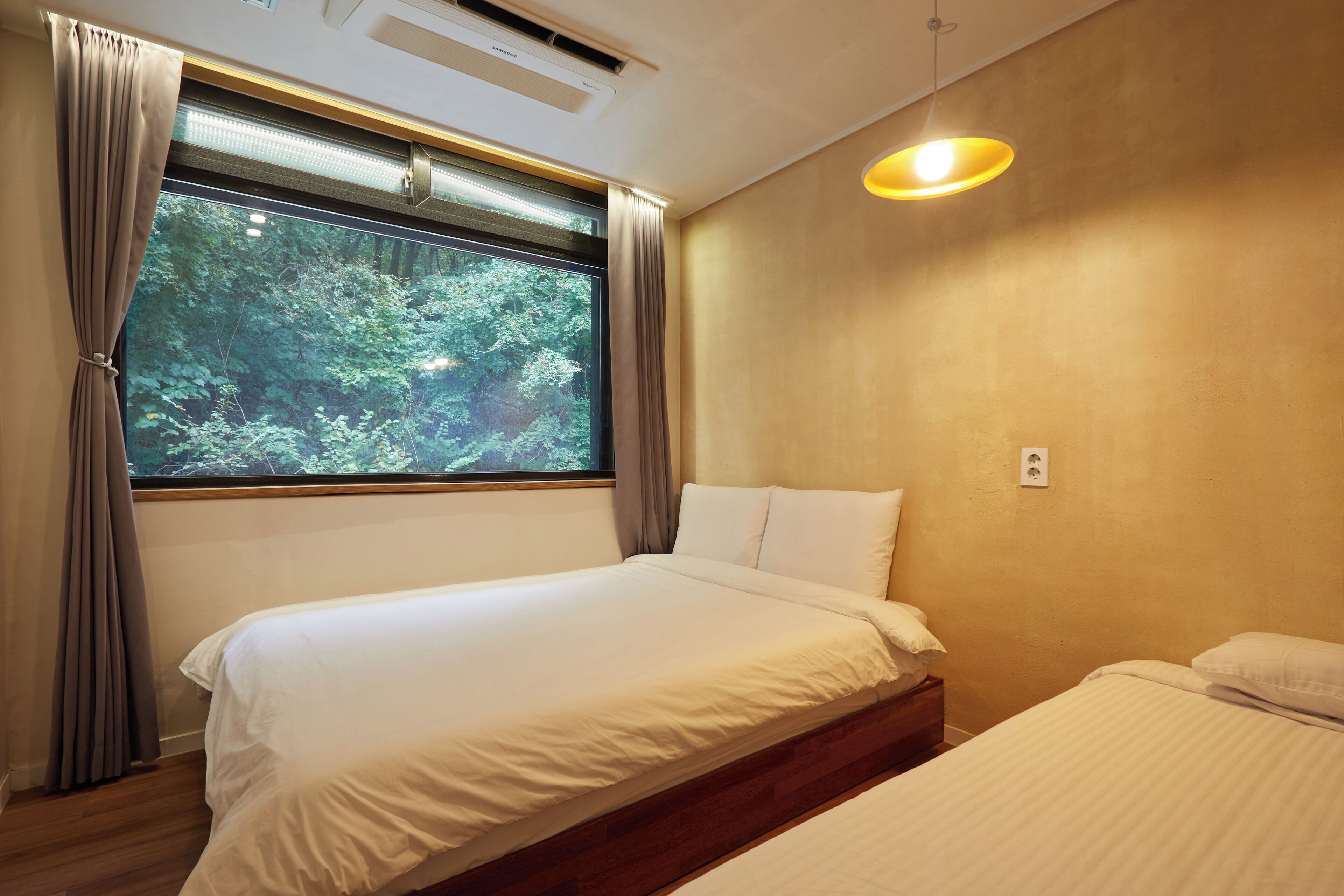 4. Illusion Forest Vacation | Gebar bulu kapas, langsir/tirai gelap terus, Wi-fi percuma 