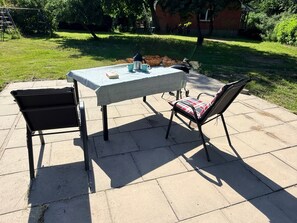 Outdoor dining - Vrbo Property (Kühlungsborn)