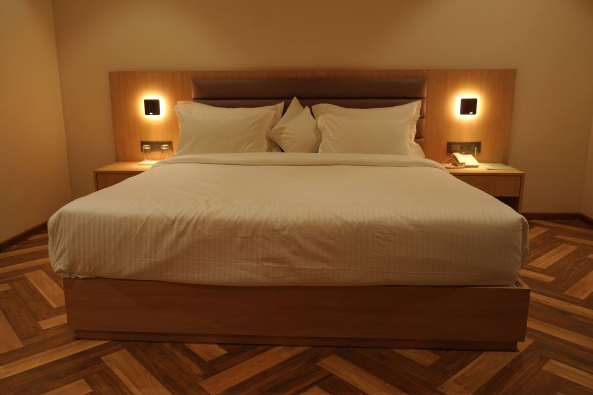 Superior Double Room | Desk, laptop workspace, WiFi (free), bed sheets