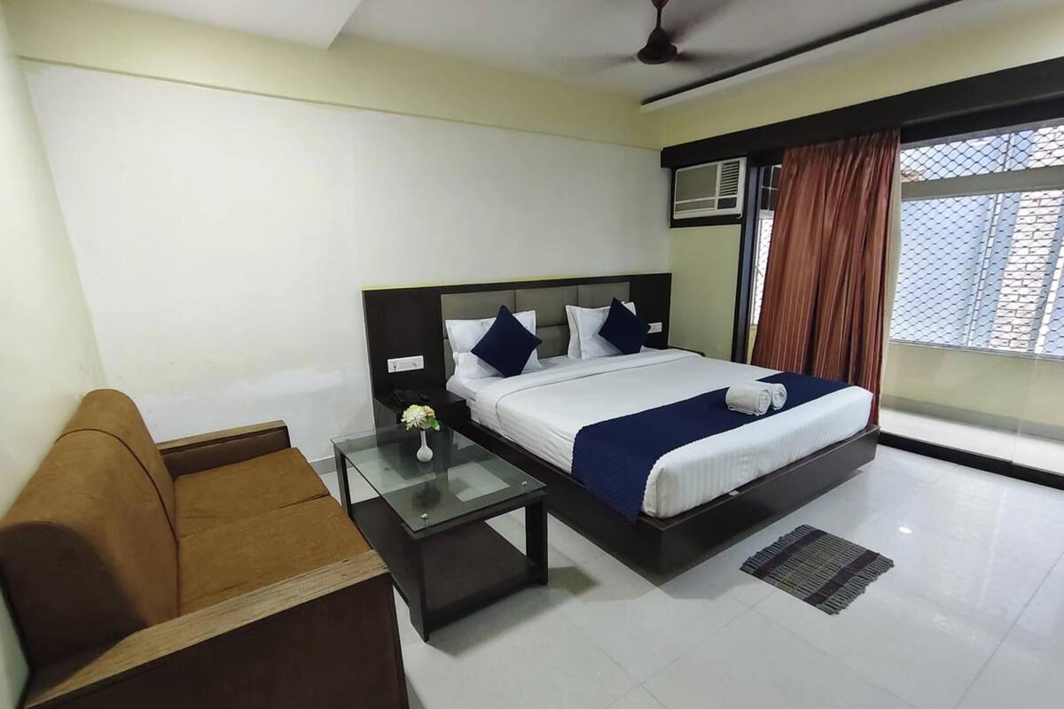 Deluxe Double Room, City View | Desk, free WiFi