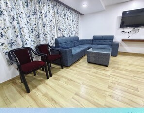 Deluxe Double Room, City View | Desk, free WiFi - Puri Hotel on Ratnakar Rd. Rumani (Puri)