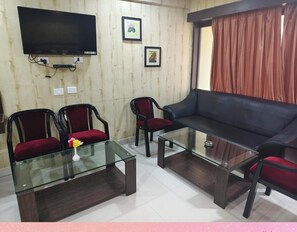 Deluxe Quadruple Room, City View | Desk, free WiFi - Puri Hotel on Ratnakar Rd. Rumani (Puri)