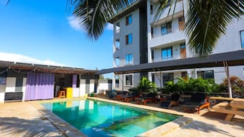 Kolam renang outdoor