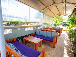 Outdoor dining - Diani View Palace Apartment (Ukunda)