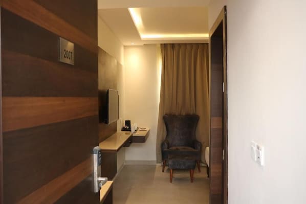 Habitación doble Premium, balcón, vista al jardín | Interior