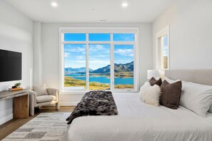 5 bedrooms, desk, iron/ironing board, travel crib - Hot Tub + Cold Plunge + Views | Hideout UT | Pretty, Pretty, Pretty Good (Hideout)