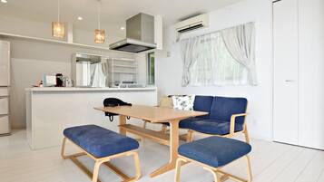 Apartment, Sea View | Dining