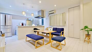 Apartment, Sea View | Dining