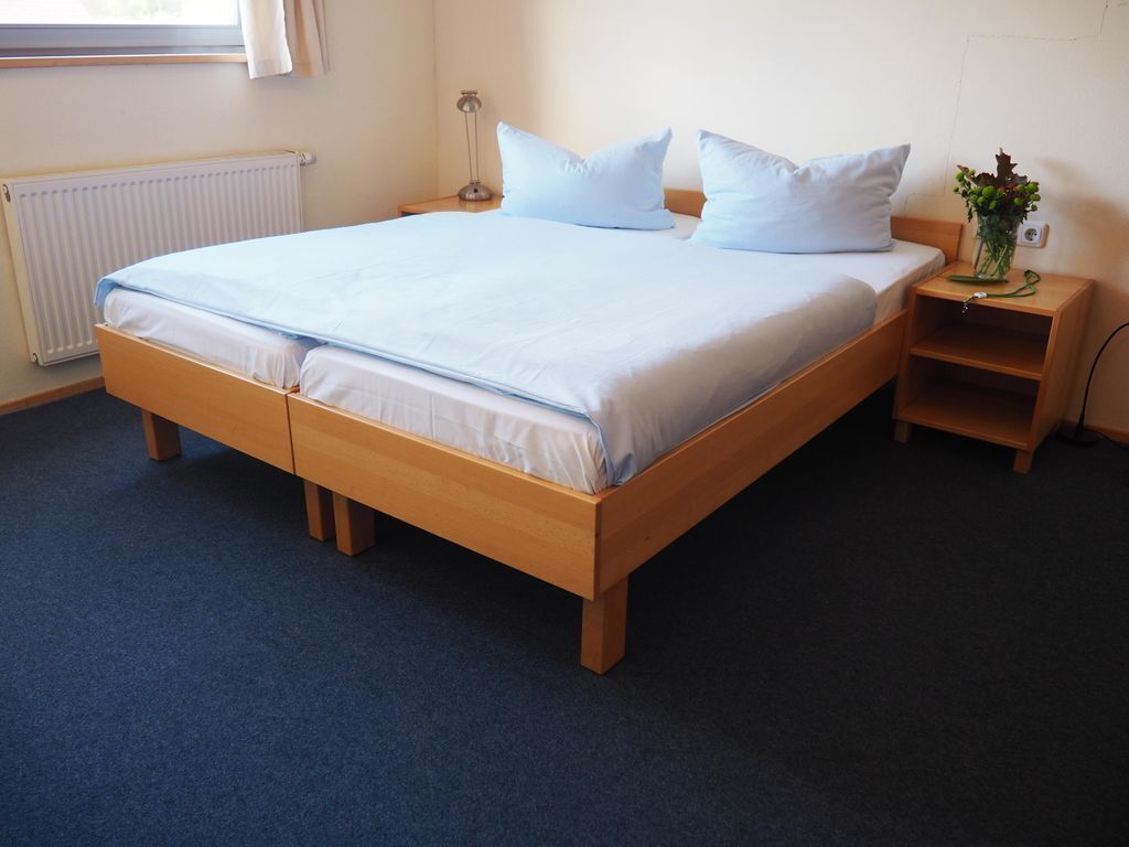 Quad Room, Shower And Bathroom, Toilet, 1 Bedroom - Schwerin Vacation Center - Schwerin