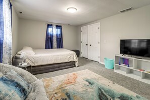 Room - 4 Mi to UToledo! Cozy Family Home (Toledo)