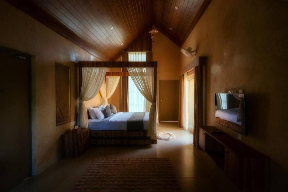 Albatross - Romantic Private Pool Villa with Balcony | WiFi (free)