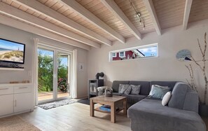 Fernseher, Kamin, DVD-Player, Tischtennisplatte