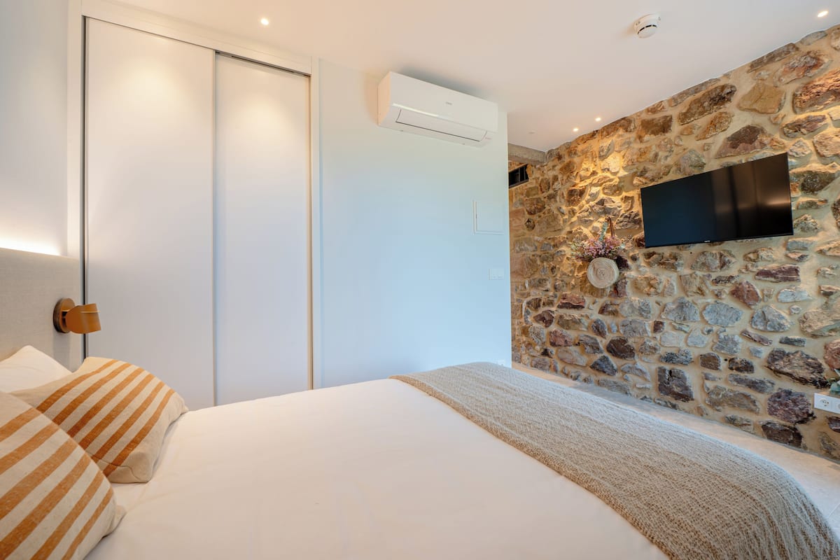Comfort Double Room | Desk, WiFi (free)