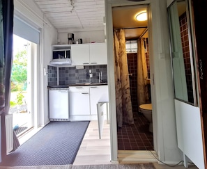 Fridge, microwave, oven, stovetop - Guest house for 2 with SPA Vellinge City near Copenhagen (Vellinge)