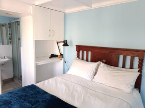 Room - Character Cottage with Balcony in Peaceful Garden (Johannesburg)