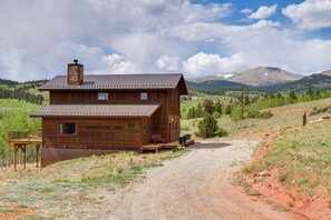 Exterior - On 7 Acres! Scenic Home w/ Game Room in Fairplay (Fairplay)