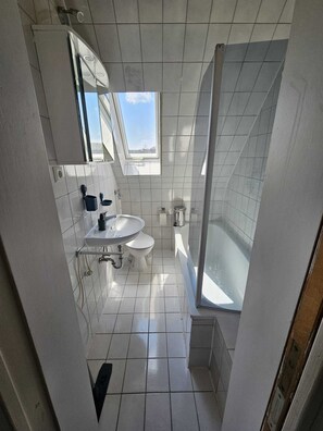 Bathroom - Vrbo Property (Waldmohr)