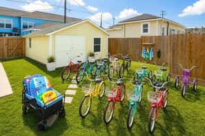 Unclassified image, 2 of 27, button - 1 Block to Beach: Fire Pit, Outdoor Kitchen, Bikes (Galveston)
