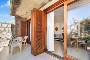Standard-Apartment, 1 Schlafzimmer, Mikrowelle (Da Marta 10 Passi Dal Mare) | Speisen im Freien