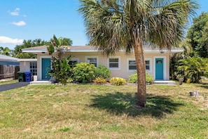 Exterior - Shoreline Bungalow (Nokomis)