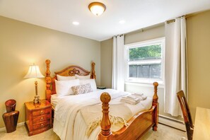 Room - Explore Oberlin! Home 1 Mi to Main Street & Campus (Oberlin)