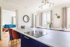 Unclassified image, 5 of 32, button - Luxurious apartment - 4BR/10P- Ternes/Pereire (Paris)