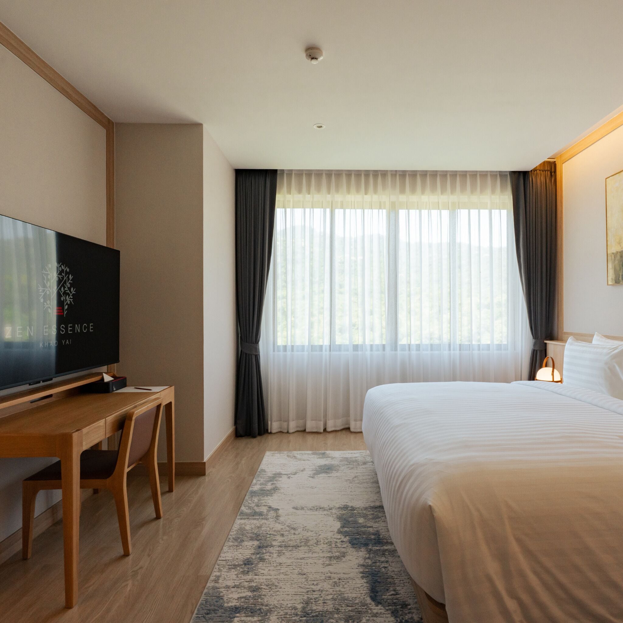Elite Jacuzzi Suite King Bed | In-room safe, WiFi (free)