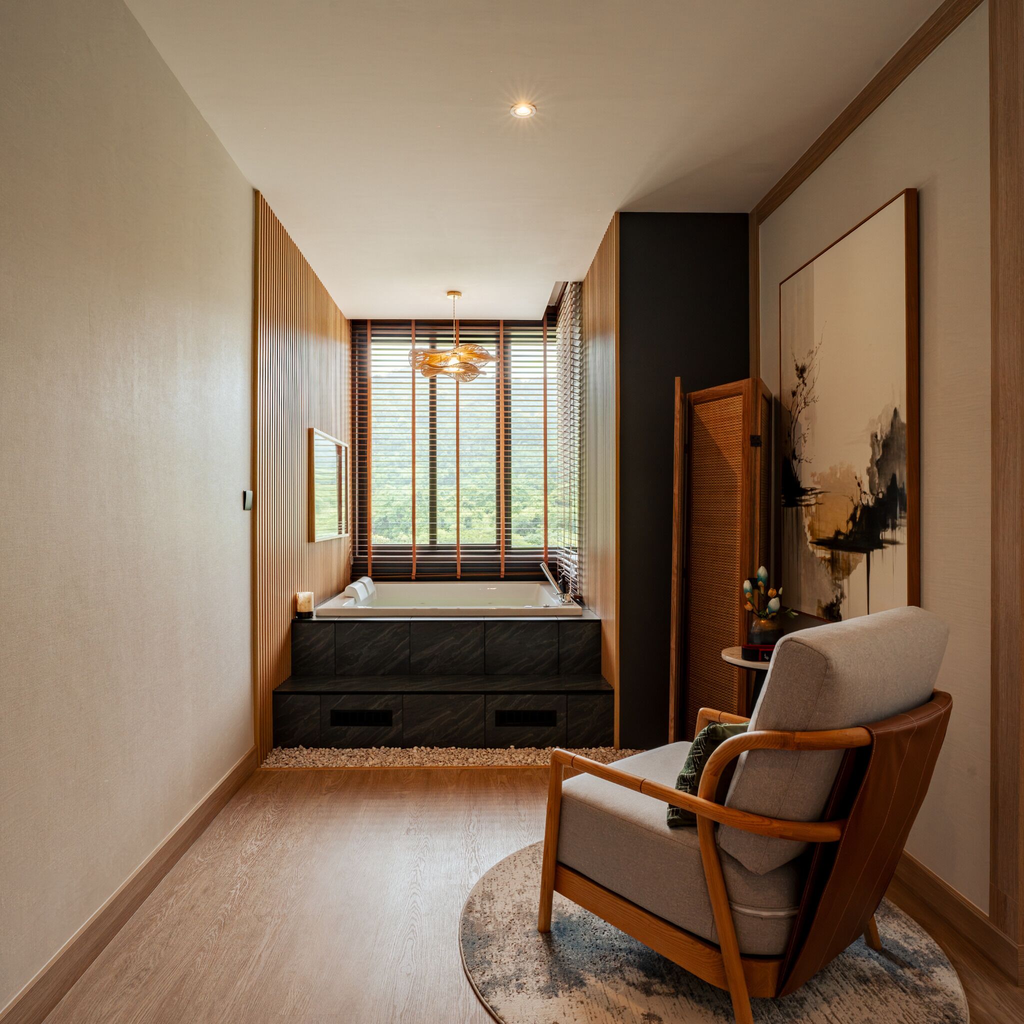 Elite Jacuzzi Suite King Bed | Private spa tub