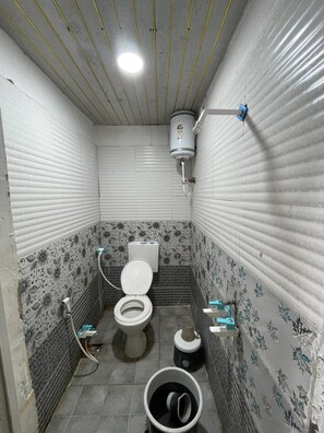 Shower - Hotel Dev darbar (Ujjain)