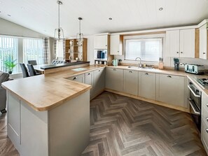 Private kitchen - Willerby Portland - UKC9613 (Towyn)