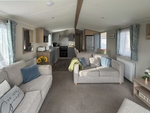TV - Willerby Malton - UKC9638 (Towyn)