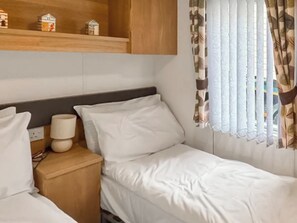 Room - Swift Escape - UKC9641 (Towyn)