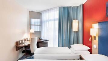 1 Schlafzimmer, Schreibtisch, Bügeleisen/Bügelbrett, Reisekinderbett