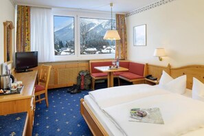 Room - Sunday Hotel Garmisch Partenkirchen Standard Room (Garmisch-Partenkirchen)