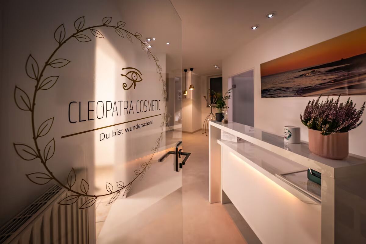 Arrive and unwind with a calm, modern welcome area.