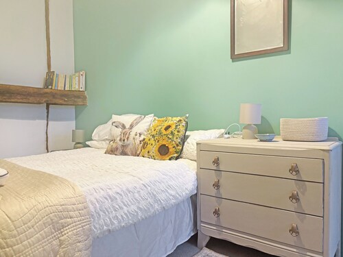 4 bedroom accommodation in Chelsworth