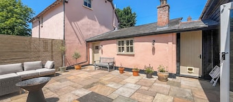 4 bedroom accommodation in Chelsworth