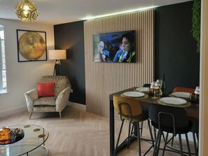 Dining - 2 bedroom accommodation in York (York)