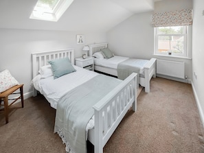 4 bedrooms, free WiFi - 4 bedroom accommodation in Tetford (Tetford)