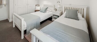 4 bedroom accommodation in Tetford