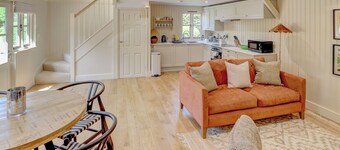 2 bedroom accommodation in Pulborough