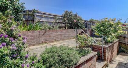 3 bedroom accommodation in Seaford