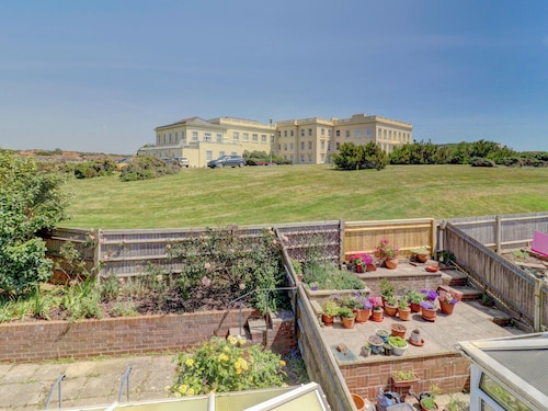 3 bedroom accommodation in Seaford