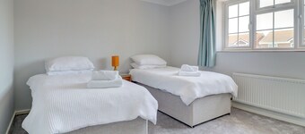 3 bedroom accommodation in Seaford