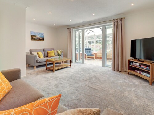 3 bedroom accommodation in Seaford